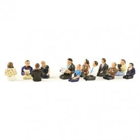 12 Seated Coach Passengers (OO)