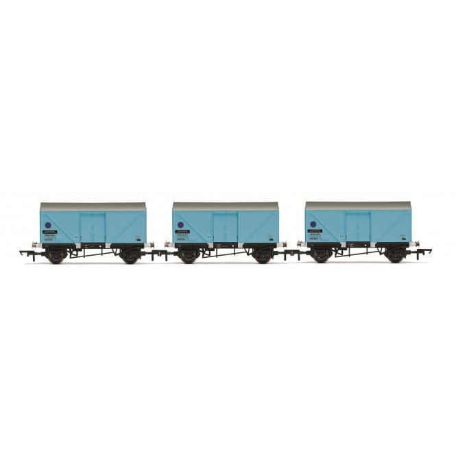 Hornby 12T Fish Van, Three Pack, BR - Era 6