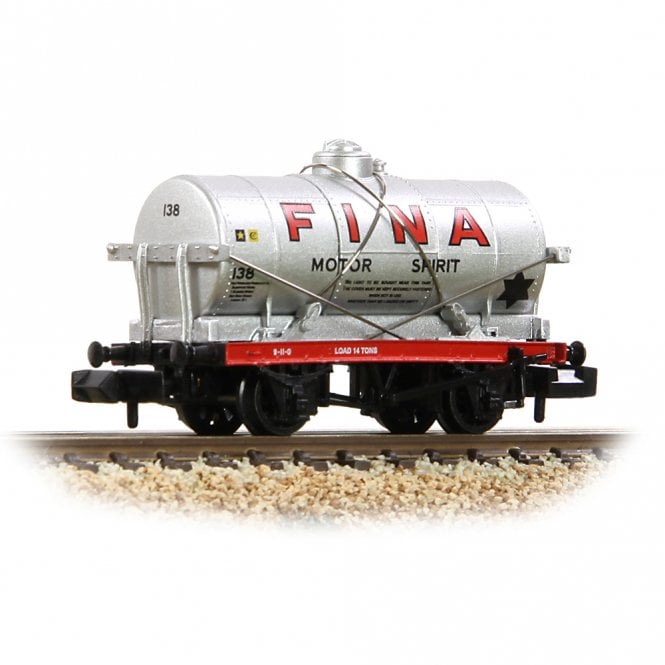 Graham Farish 14T Tank Wagon 'Fina' Silver '138'