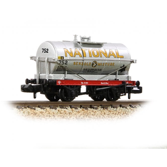 Graham Farish 14T Tank Wagon 'National Benzole' Silver '752'