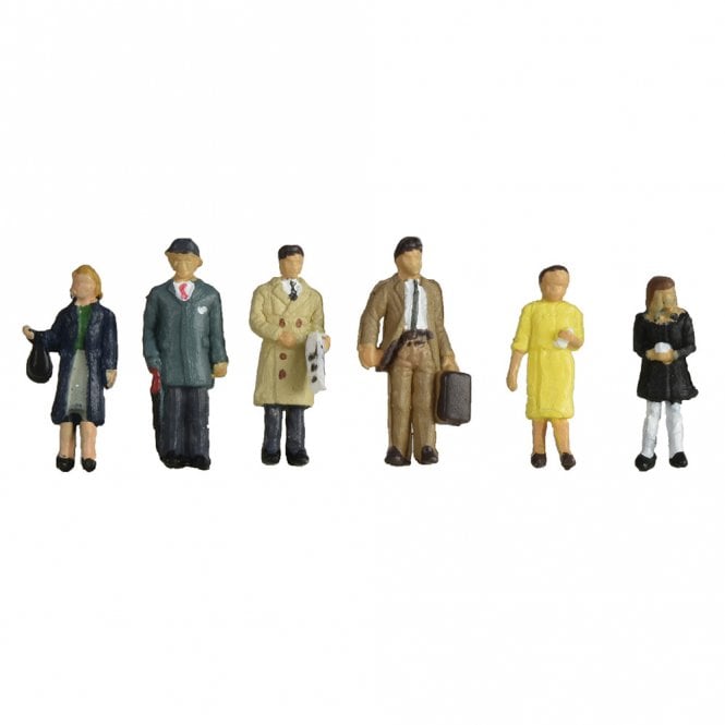 Scenecraft 1960/70s Standing Station Passengers (N)