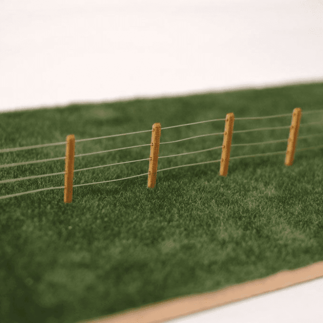 Scale Model Scenery 4ft Post & Wire Fencing – Laser-cut kit (OO)