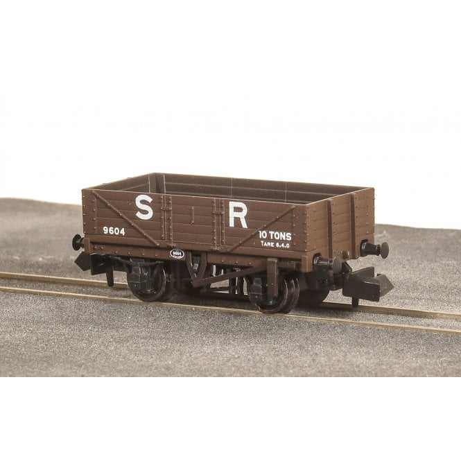 Peco 5 Plank 9 ft Open Wagon - SR Brown