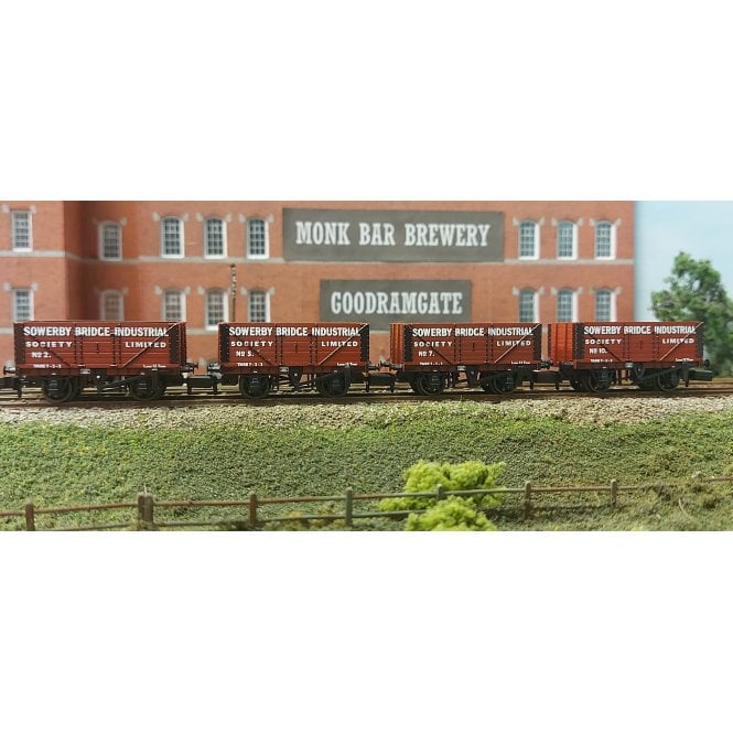 Peco 7 Plank Sowerby Bridge Industrial Society Set of 4