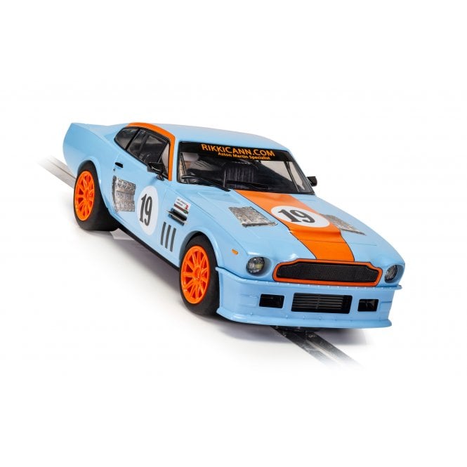 Scalextric Aston Martin V8 Gulf Edition Ricki Cann Racing