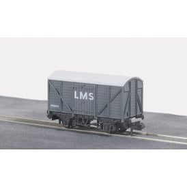 Peco Box Van - Standard type - LMS - light grey
