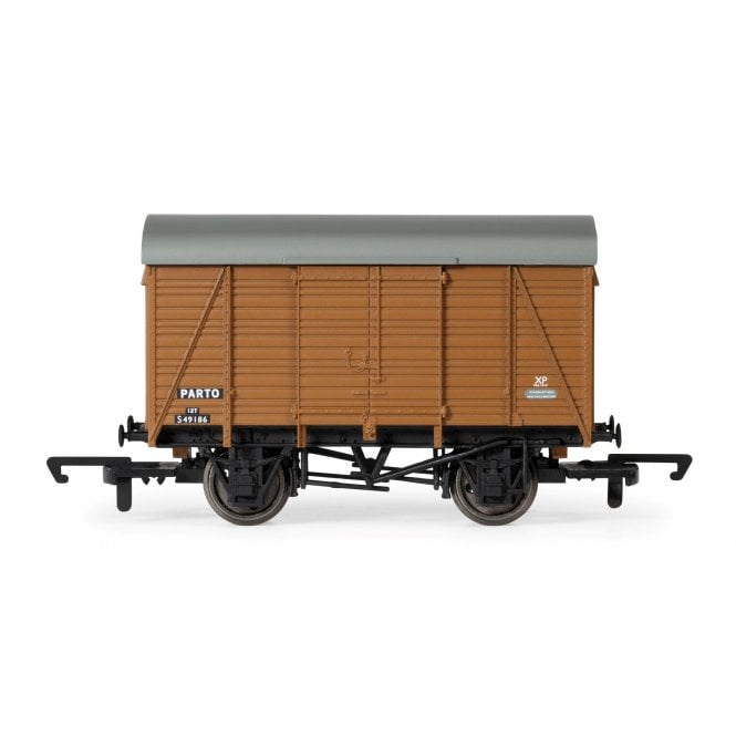 Hornby BR Twin Vent Van S49186 - Era 6