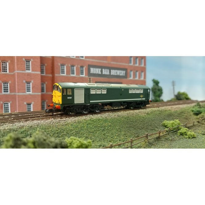 Rapido UK Class 28 D5707 BR Green with Full Yellow Ends