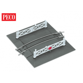 Peco Curved (No.1 Rad.) Level Crossing - complete w/2 ramps & 4 gates