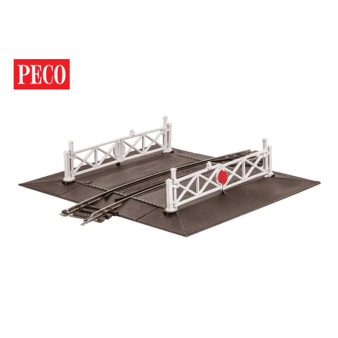 Peco Curved (No.2 Rad.) Level Crossing-complete w/2 ramps & 4 gates