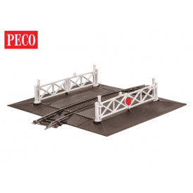 Curved (No.2 Rad.) Level Crossing-complete w/2 ramps & 4 gates
