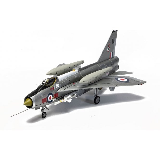 Corgi English Electric Lightning F.6 RAF No. 5 Sqn Leconfield (1:48)