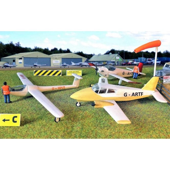 Gaugemaster Fordhampton Airfield Planes & Gliders Kit