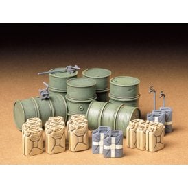 German Fuel Drums (1:35)