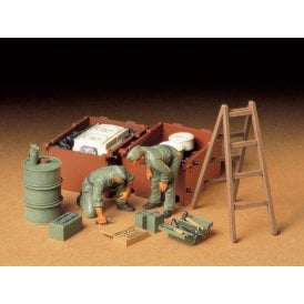 German Tank Engine Maintenance Crew Set (1:35)