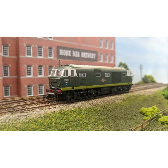Dapol Hymek D7000 2-Tone Green no warning panel (N)