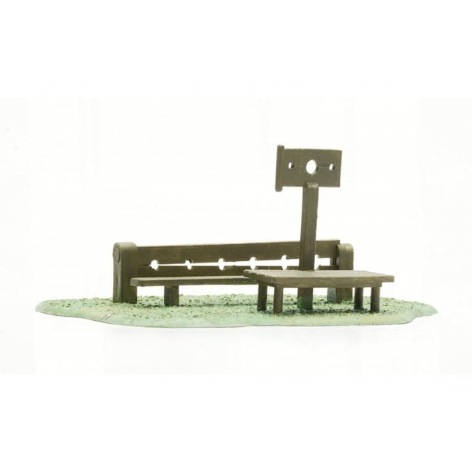 Dapol Kitmaster Village Stocks Kit