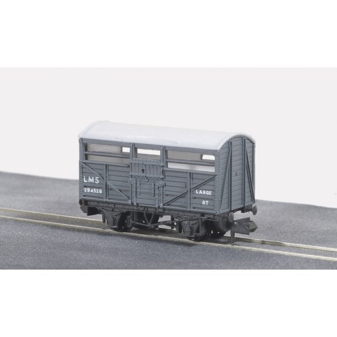 Peco LMS 8t Cattle Wagon LMS Light Grey '294528' (N)