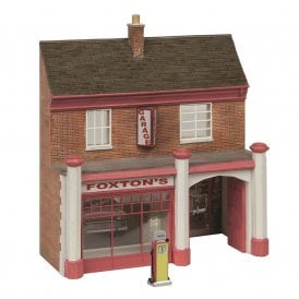 Low Relief Town Garage and Sales Red (OO)