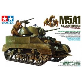 M5A1 with 4 Figures (1:35)