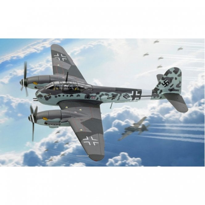 Corgi Me 410A-1/U3, Hpt. Eduard Tratt, II./ZG26 1943 (1:72)