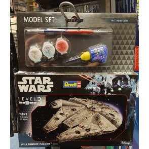 Model Set Millennium Falcon