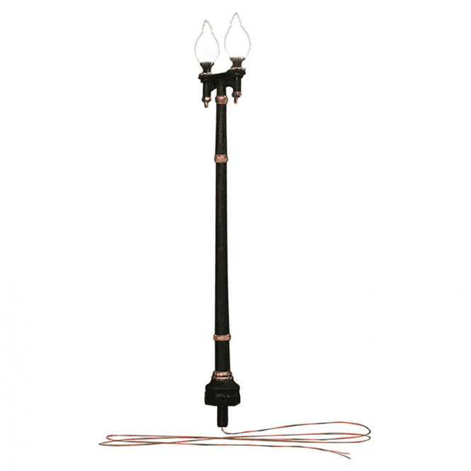 Woodland Scenics O Double Lamp Post
