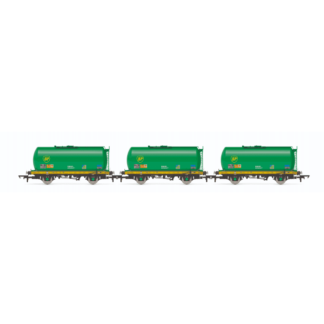 Hornby TTA Tanker Wagons, BP '67766-7-8' Triple Pack