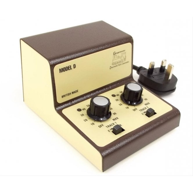 Gaugemaster Twin Track Cased Controller