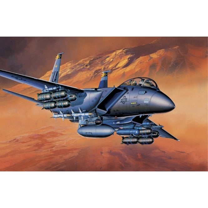 Academy US Air Force F-15E Strike Eagle (1:72)